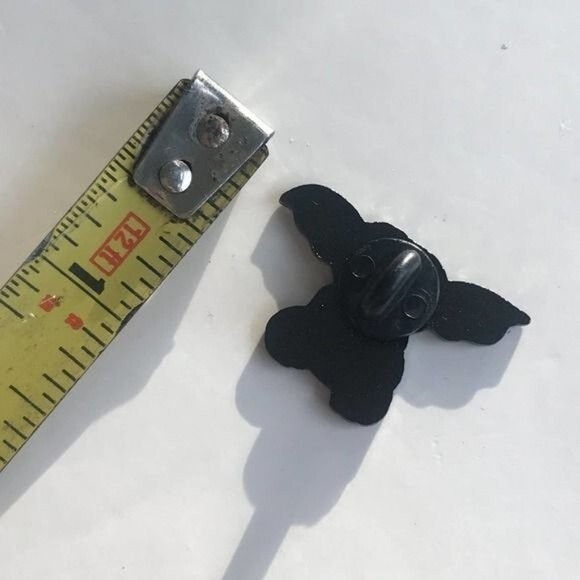 Gizmo from Gremlins Collectible Enamel Pin LAST ONE! 824x1 - Picture 5 of 6